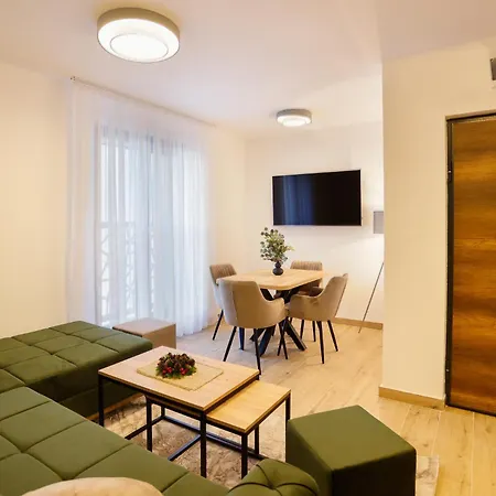 Aria アパート ヤホリナ